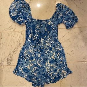 Winston White blue floral ruched puff sleeve romper size medium